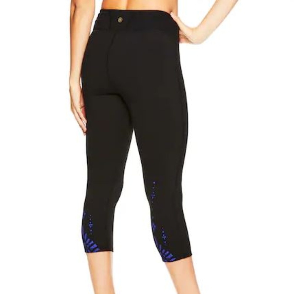 Women's Gaiam Om Renew Capri Yoga Leggings